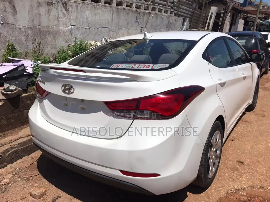 Hyundai Elantra Limited 4dr Sedan (1.8L 4cyl 6A) 2014 White