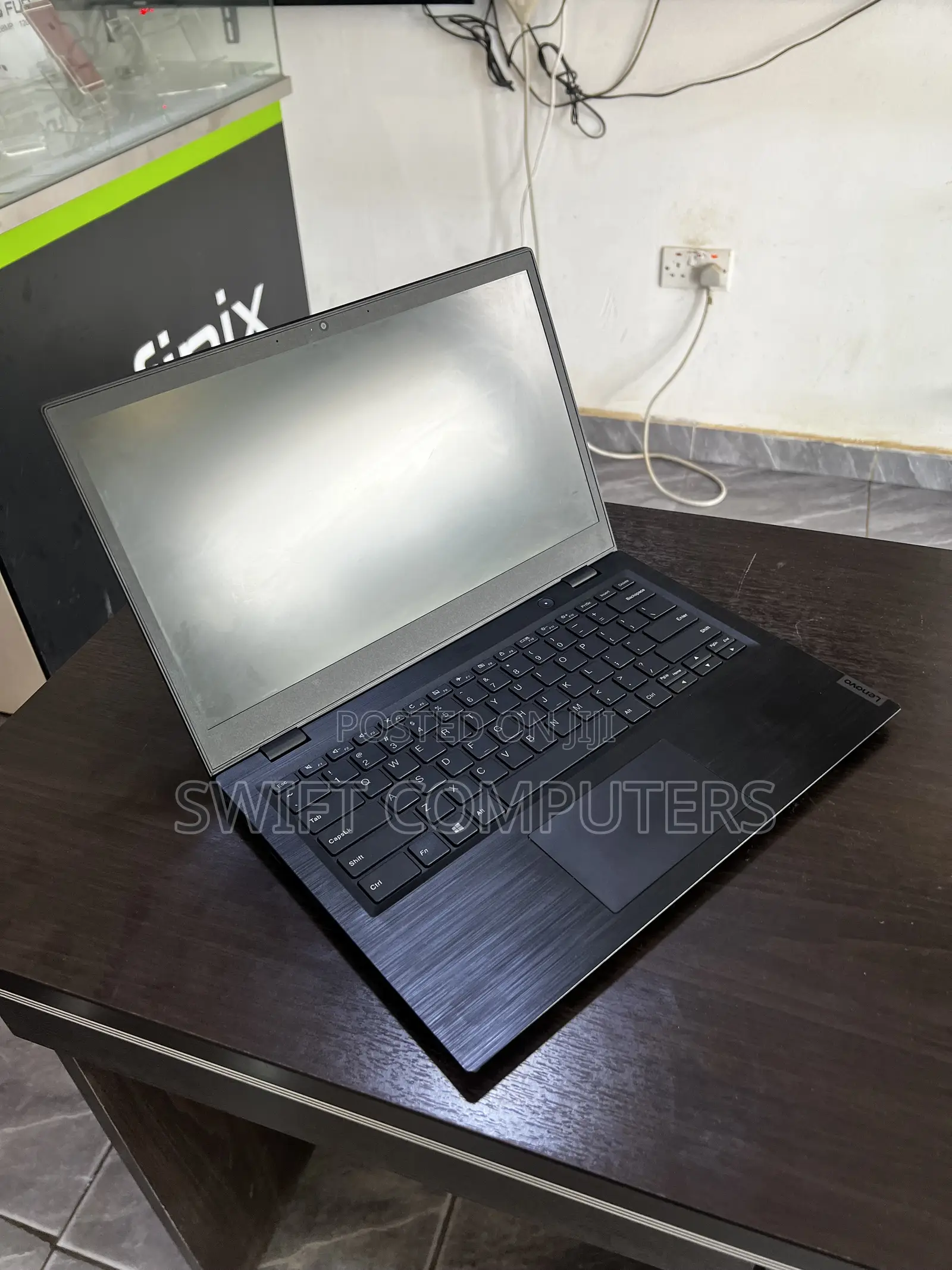 Laptop Lenovo 300e 4GB Intel Core i5 SSD 128GB