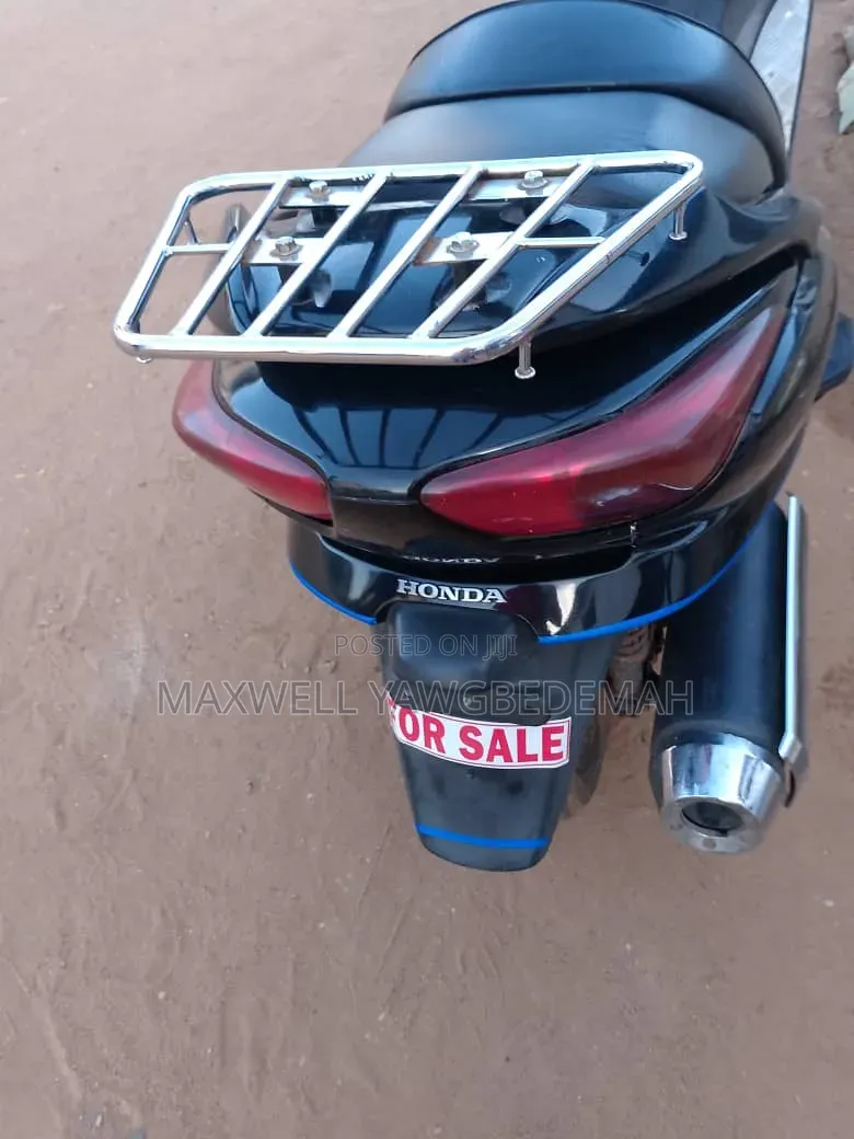 Honda 2010 Black