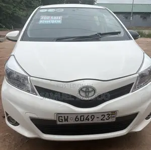 Toyota Vitz 2012 White