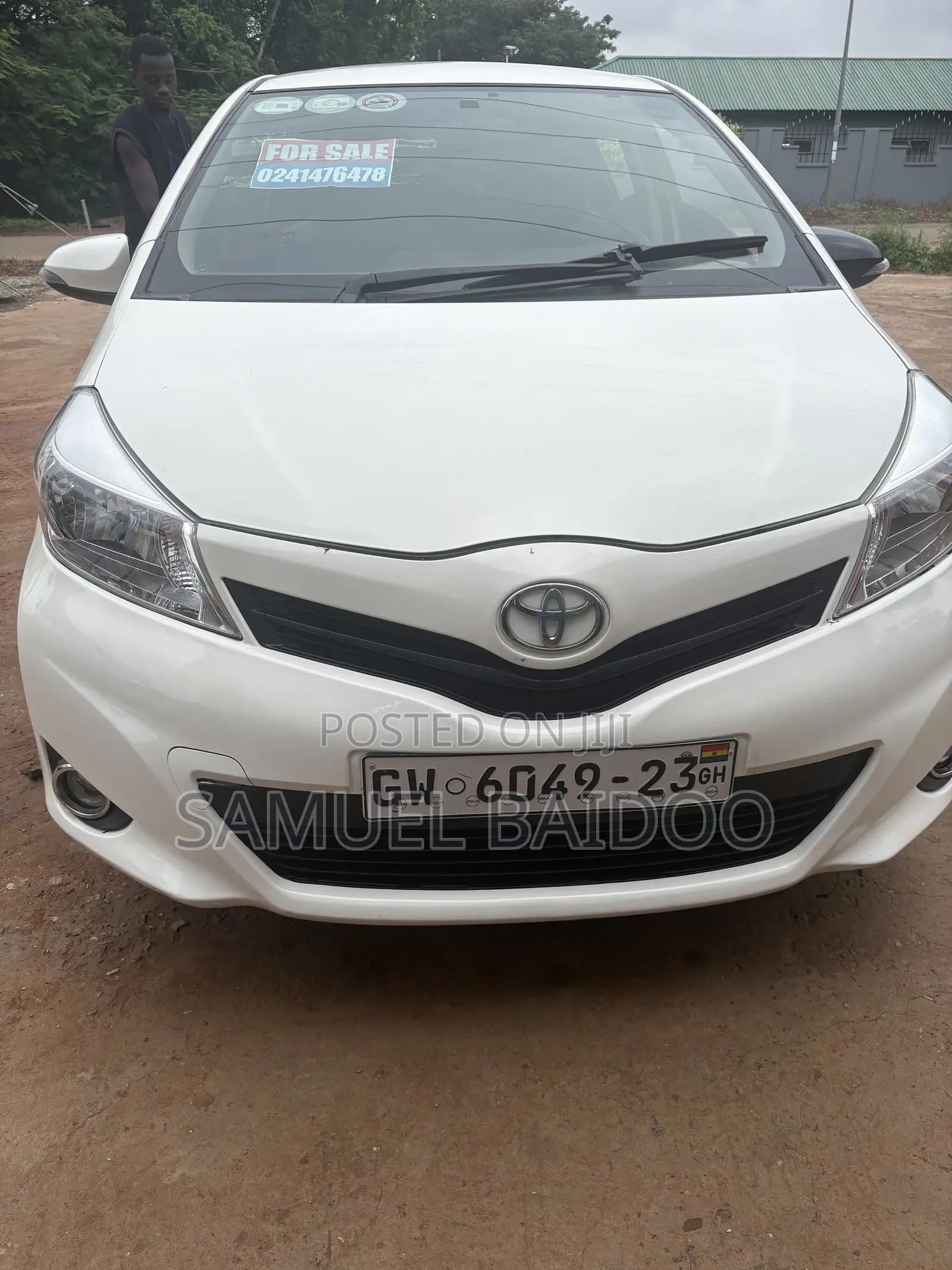 Toyota Vitz 2012 White