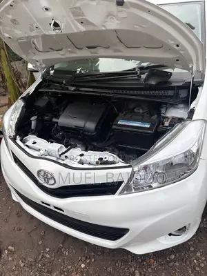 Toyota Vitz 2012 White