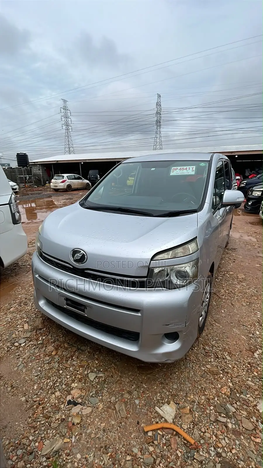 Toyota Voxy 2010 Silver