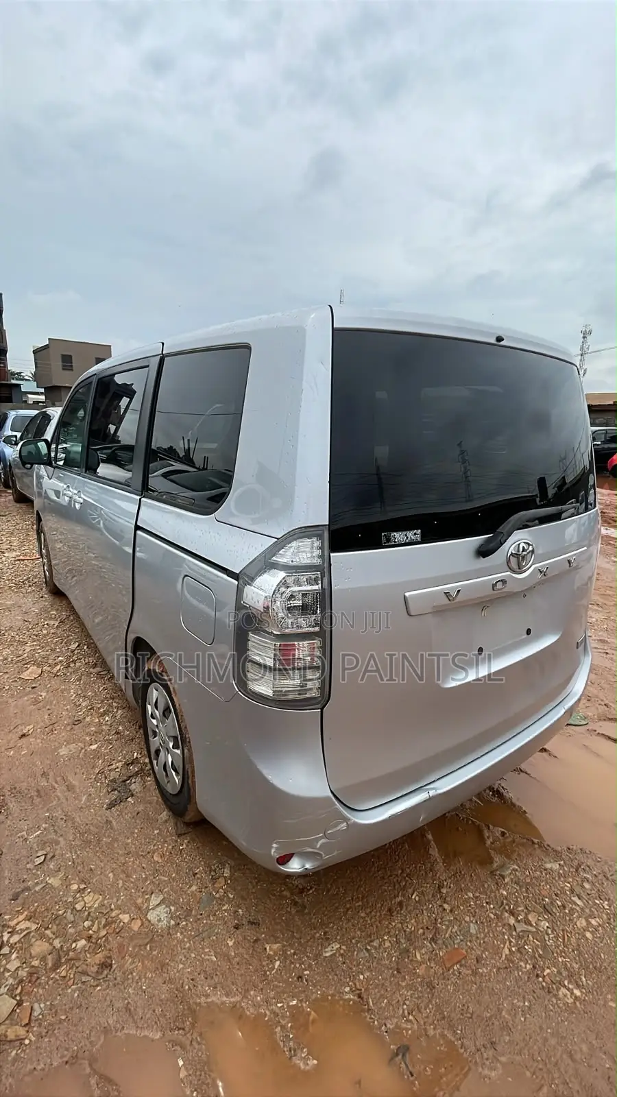 Toyota Voxy 2010 Silver
