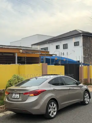 Hyundai Elantra Limited Sedan FWD (1.8L 4cyl 6A) 2013 Gray
