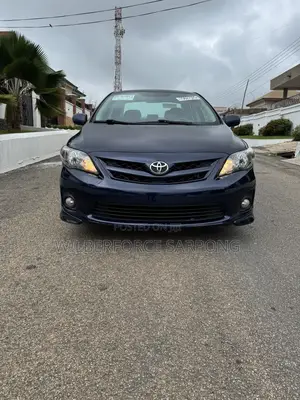 Toyota Corolla S 5-Speed 2013 Blue