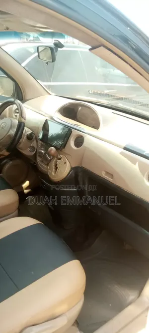 Toyota Sienta 1.5 AWD 2010 Green