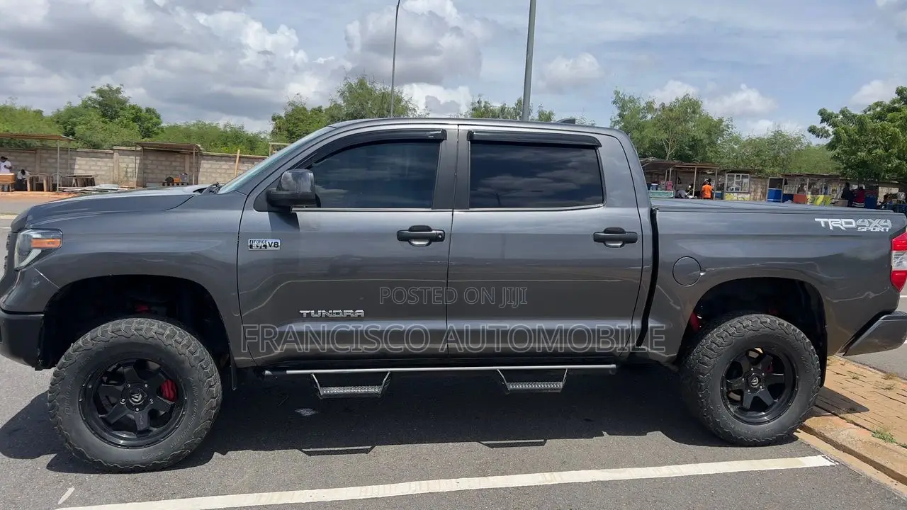 Toyota Tundra TRD Pro 5.7L V8 4x4 CrewMax 5.6 ft. box 145.7 in. WB 2019