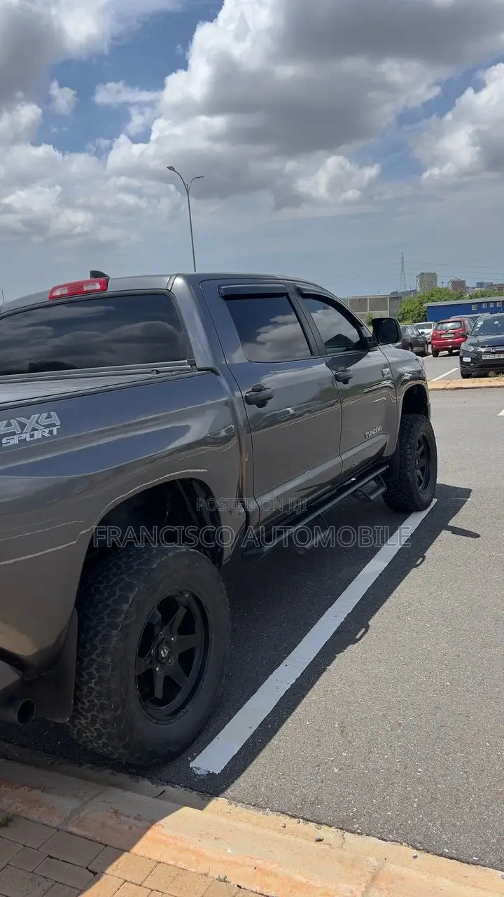 Toyota Tundra TRD Pro 5.7L V8 4x4 CrewMax 5.6 ft. box 145.7 in. WB 2019