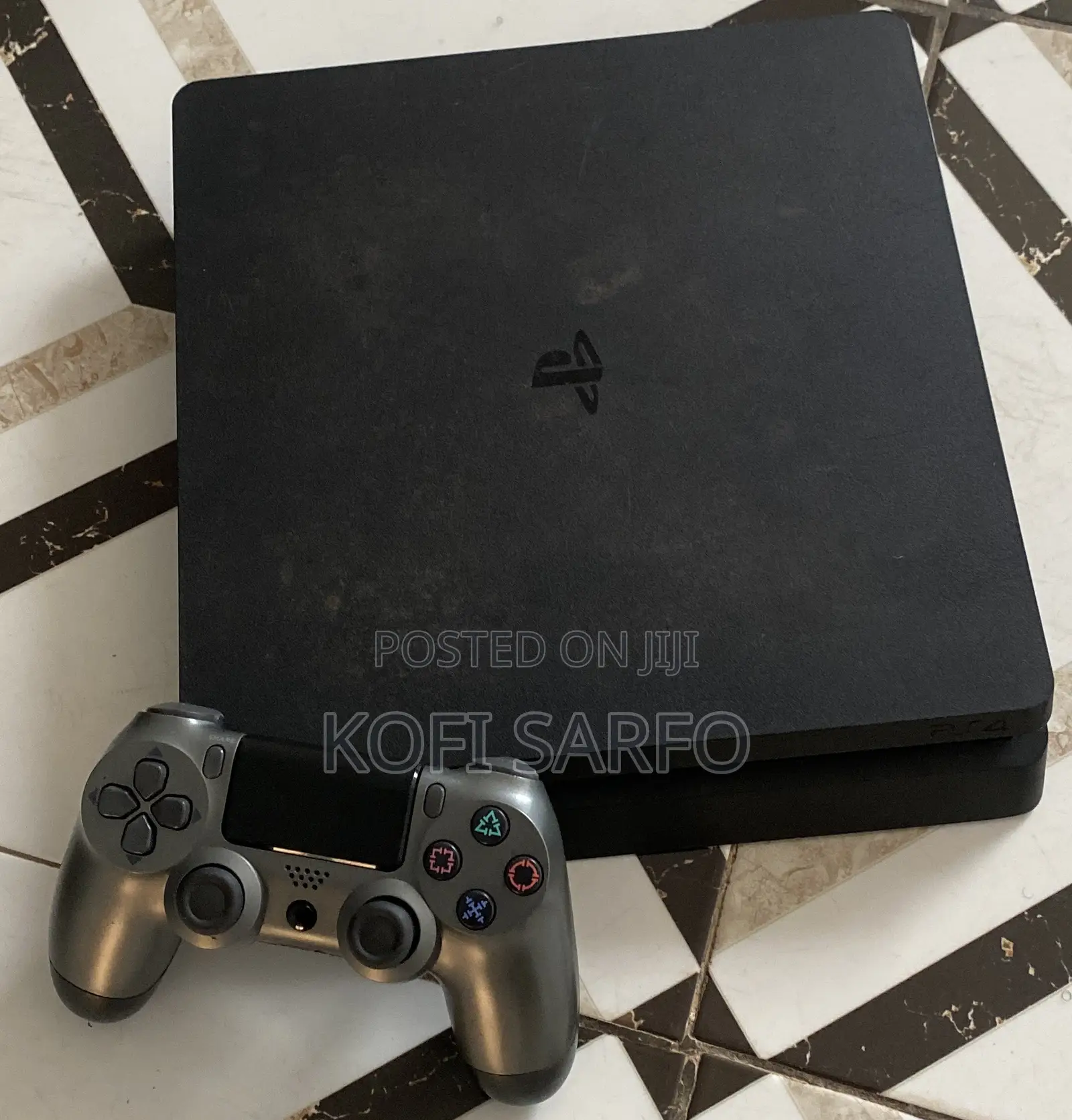 Play Station 4 Slim