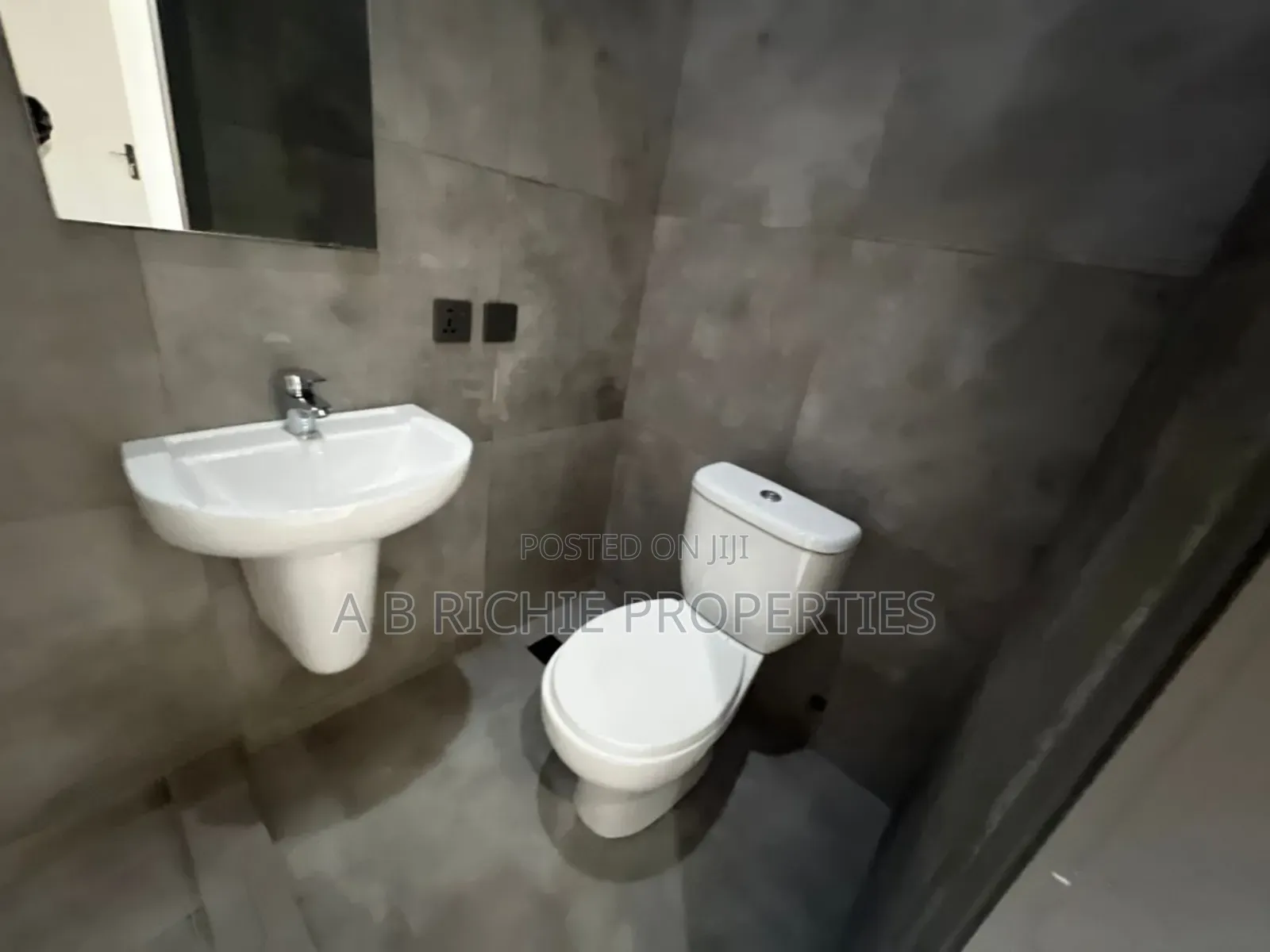 3bdrm Townhouse/Terrace in Ab Richie Properties, Papao for sale