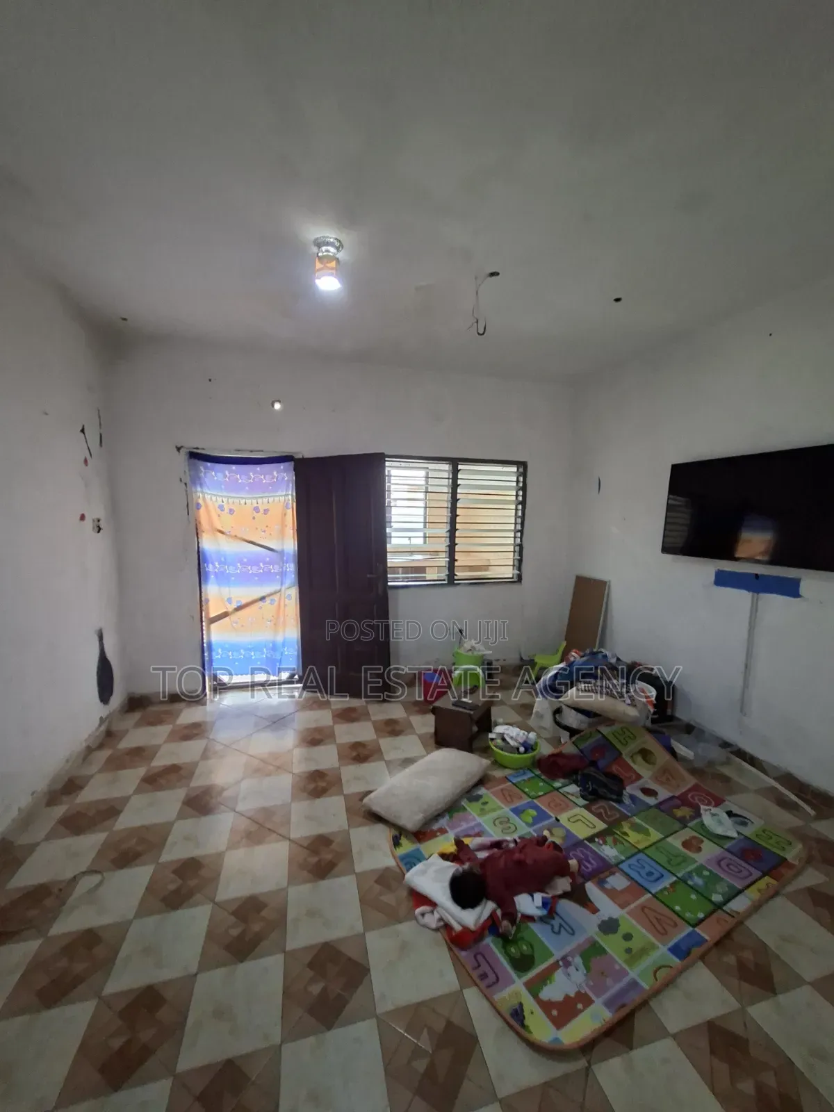 1bdrm Apartment in Madina Un, Zongo Junction for rent