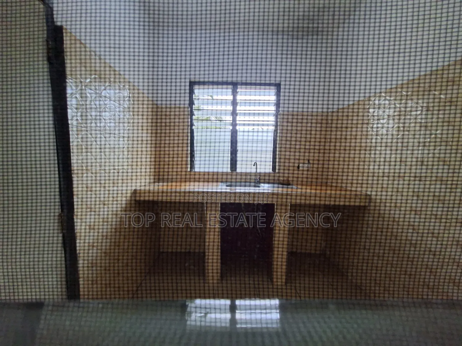 1bdrm Apartment in Madina Un, Zongo Junction for rent