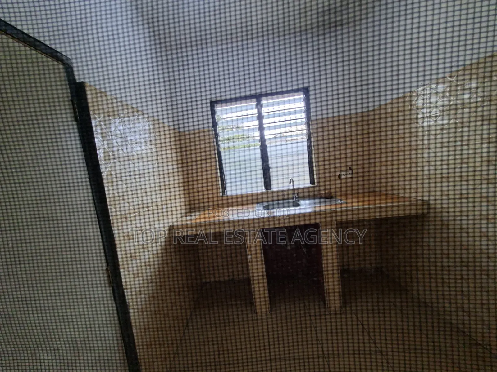 1bdrm Apartment in Madina Un, Zongo Junction for rent