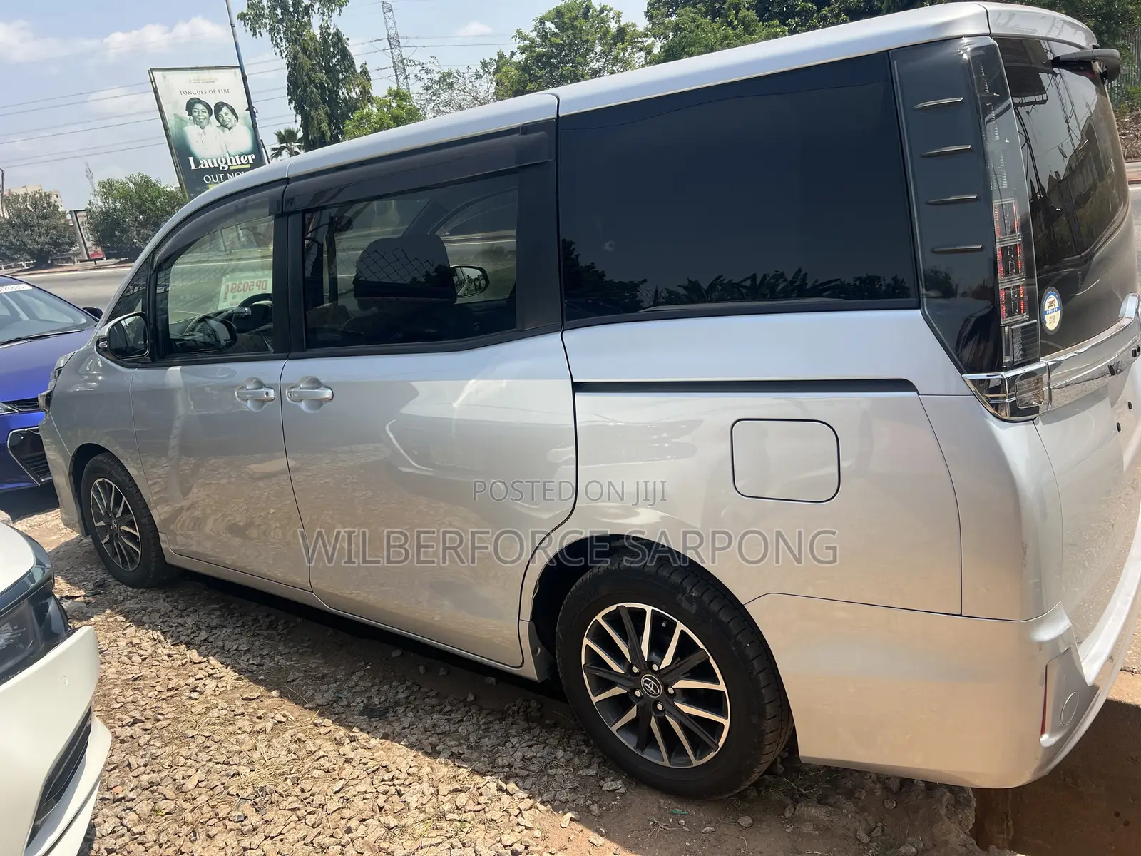 Toyota Voxy 2015 Silver