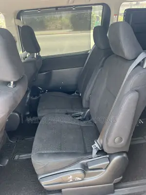 Toyota Voxy 2015 Silver
