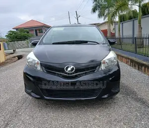 Toyota Vitz 1.0 FWD 3dr 2014 Black