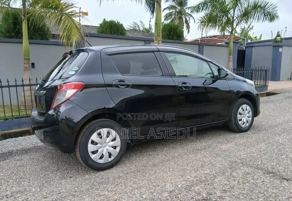 Toyota Vitz 1.0 FWD 3dr 2014 Black