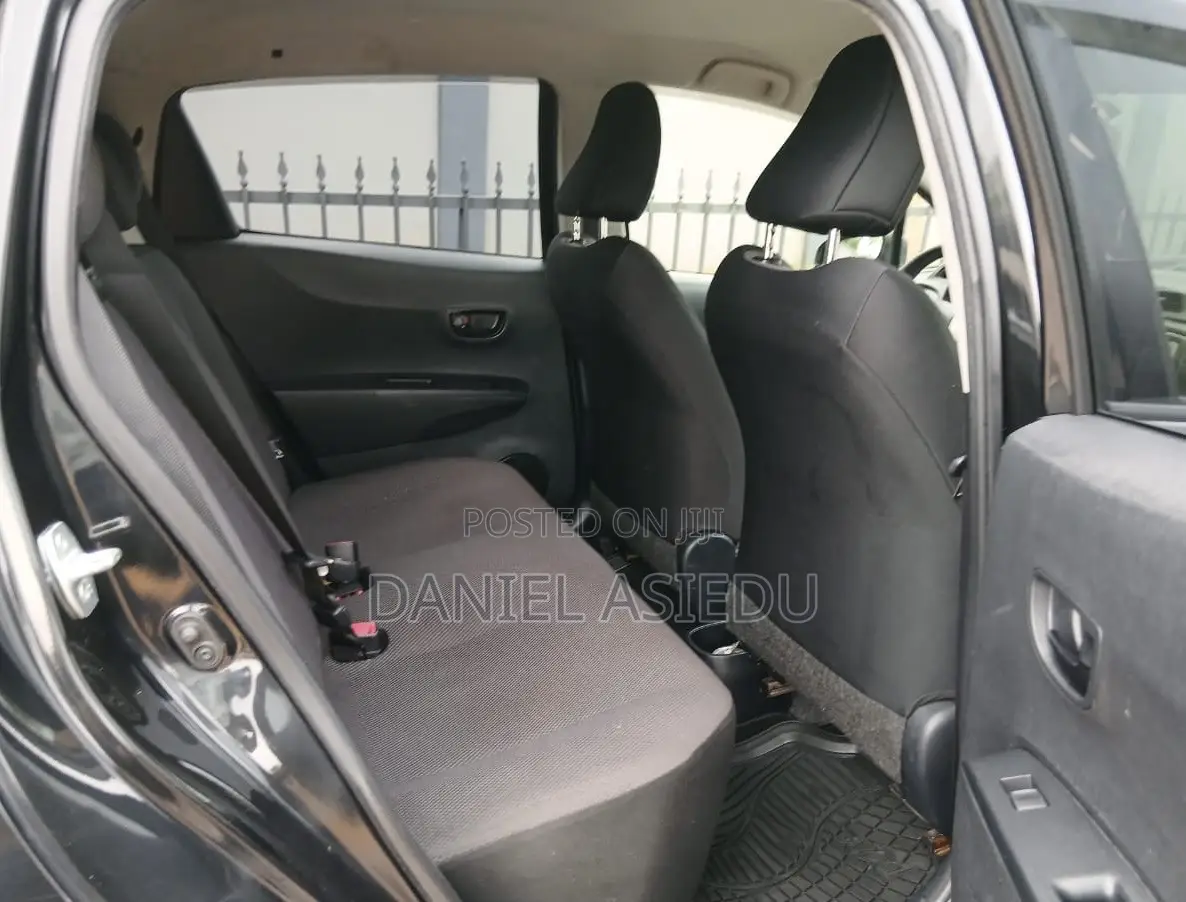 Toyota Vitz 1.0 FWD 3dr 2014 Black