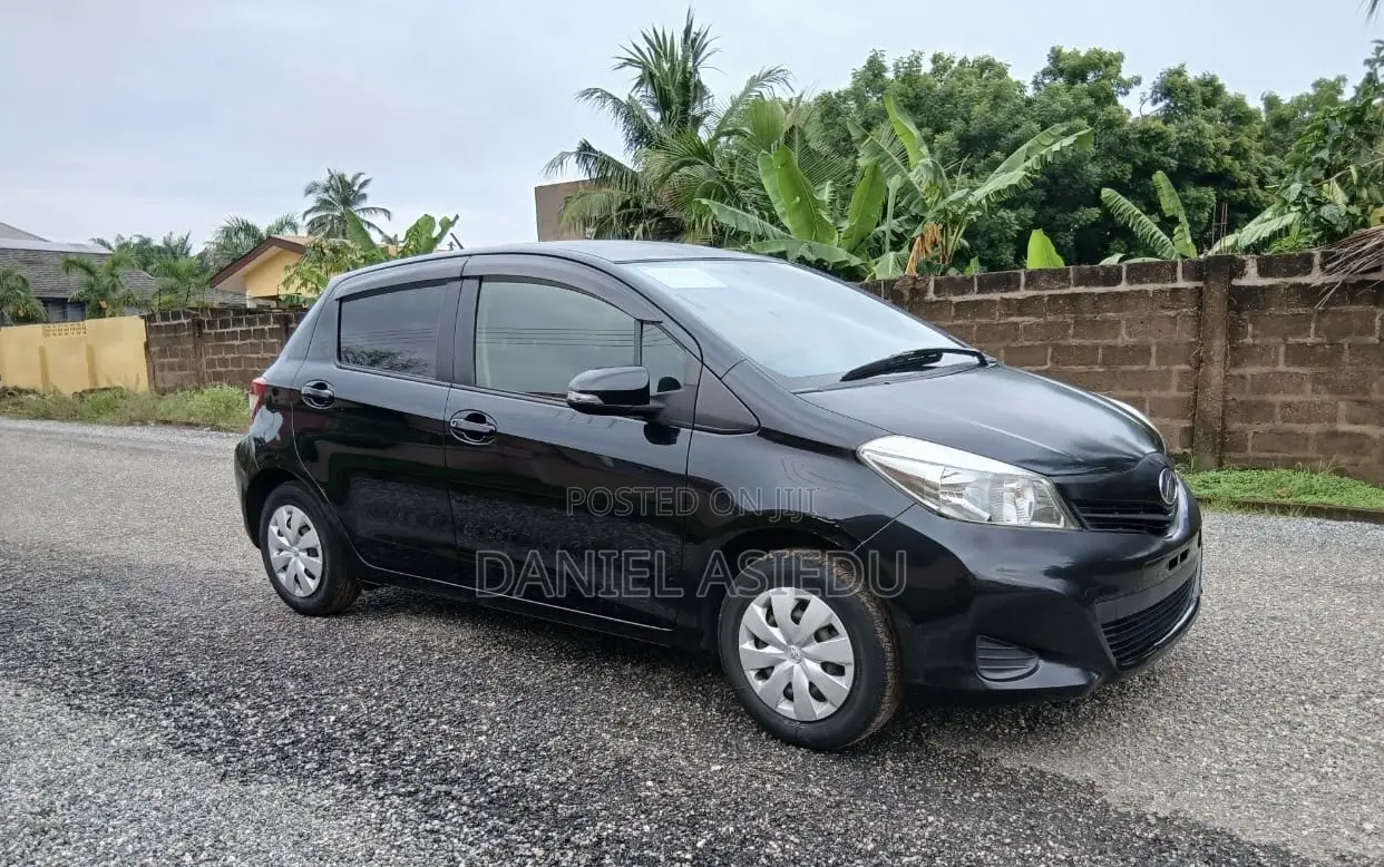 Toyota Vitz 1.0 FWD 3dr 2014 Black