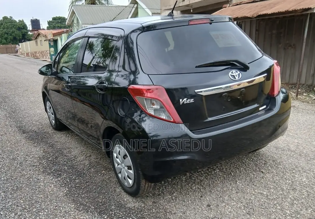 Toyota Vitz 1.0 FWD 3dr 2014 Black