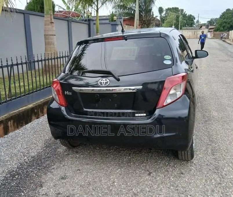 Toyota Vitz 1.0 FWD 3dr 2014 Black