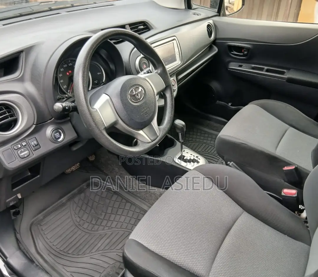 Toyota Vitz 1.0 FWD 3dr 2014 Black