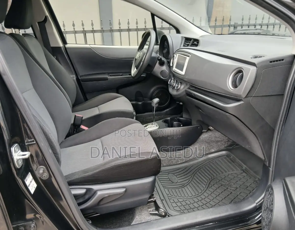 Toyota Vitz 1.0 FWD 3dr 2014 Black
