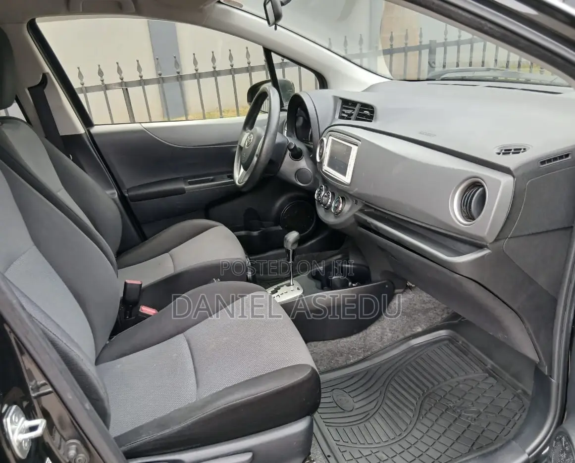 Toyota Vitz 1.0 FWD 3dr 2014 Black