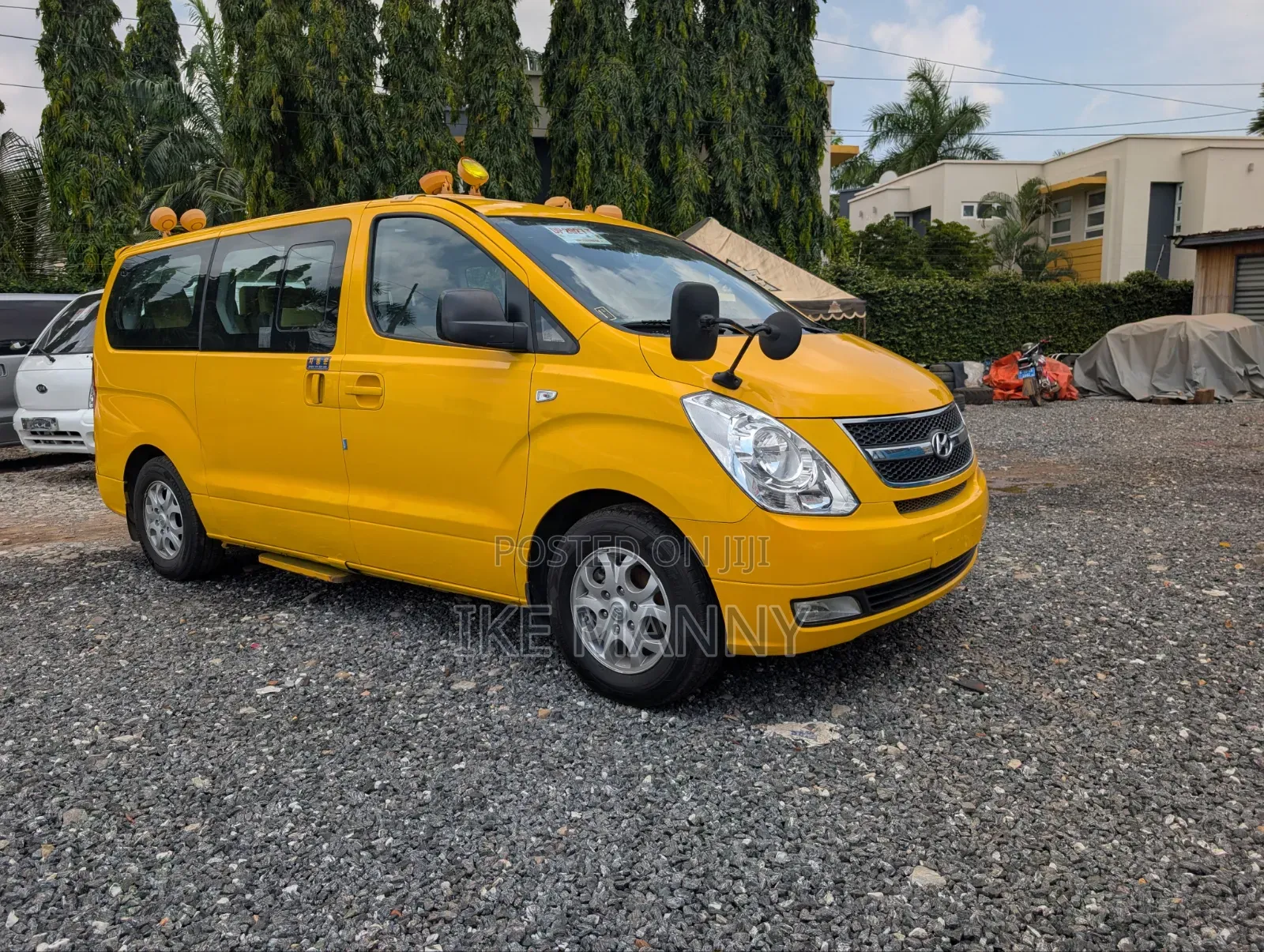 Hyundai Starex 2016 Yellow