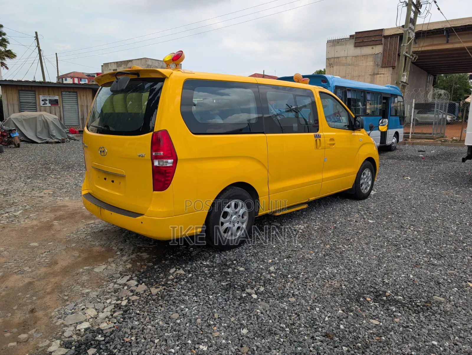 Hyundai Starex 2016 Yellow