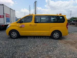 Hyundai Starex 2016 Yellow