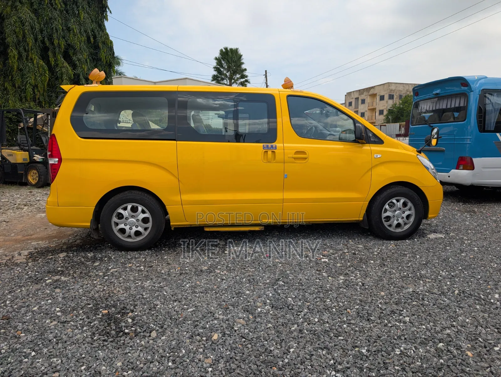Hyundai Starex 2016 Yellow