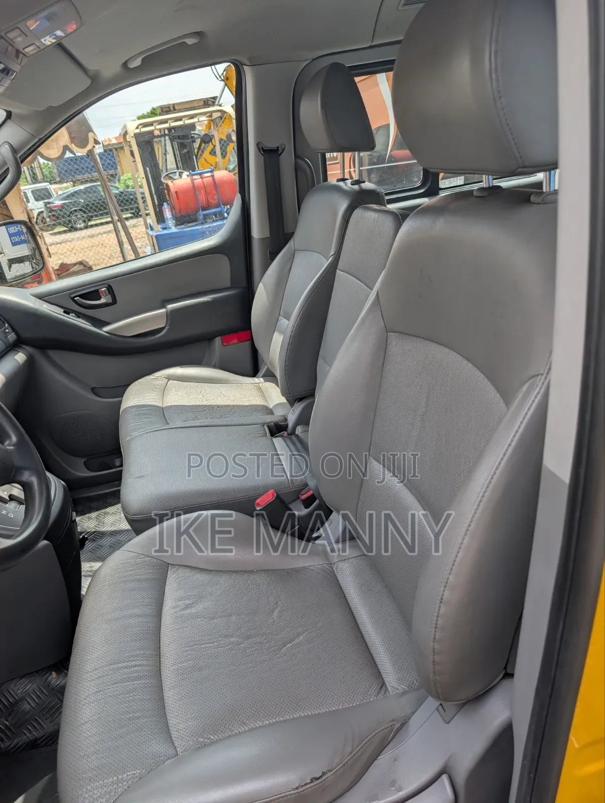 Hyundai Starex 2016 Yellow