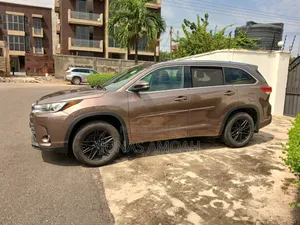 Toyota Highlander Limited 4x2 V6 (3.5L 6cyl 8A) 2018 Brown