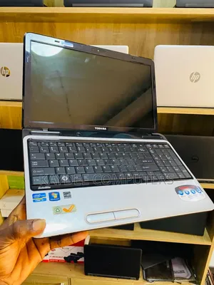 Laptop Toshiba Satellite L550 8GB Intel Core i5 HDD 500GB