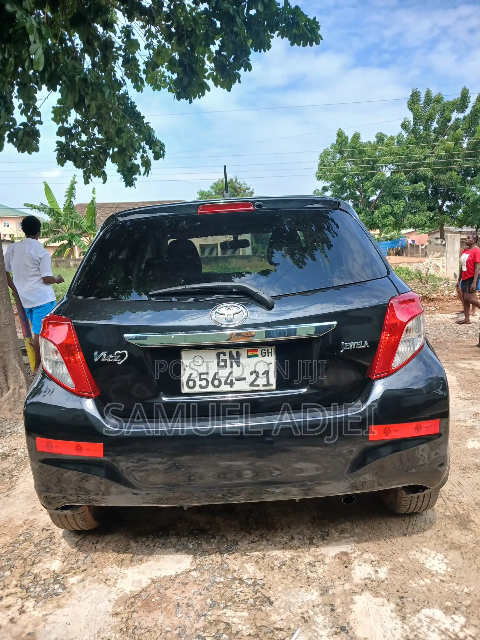 Toyota Vitz 2012 Black