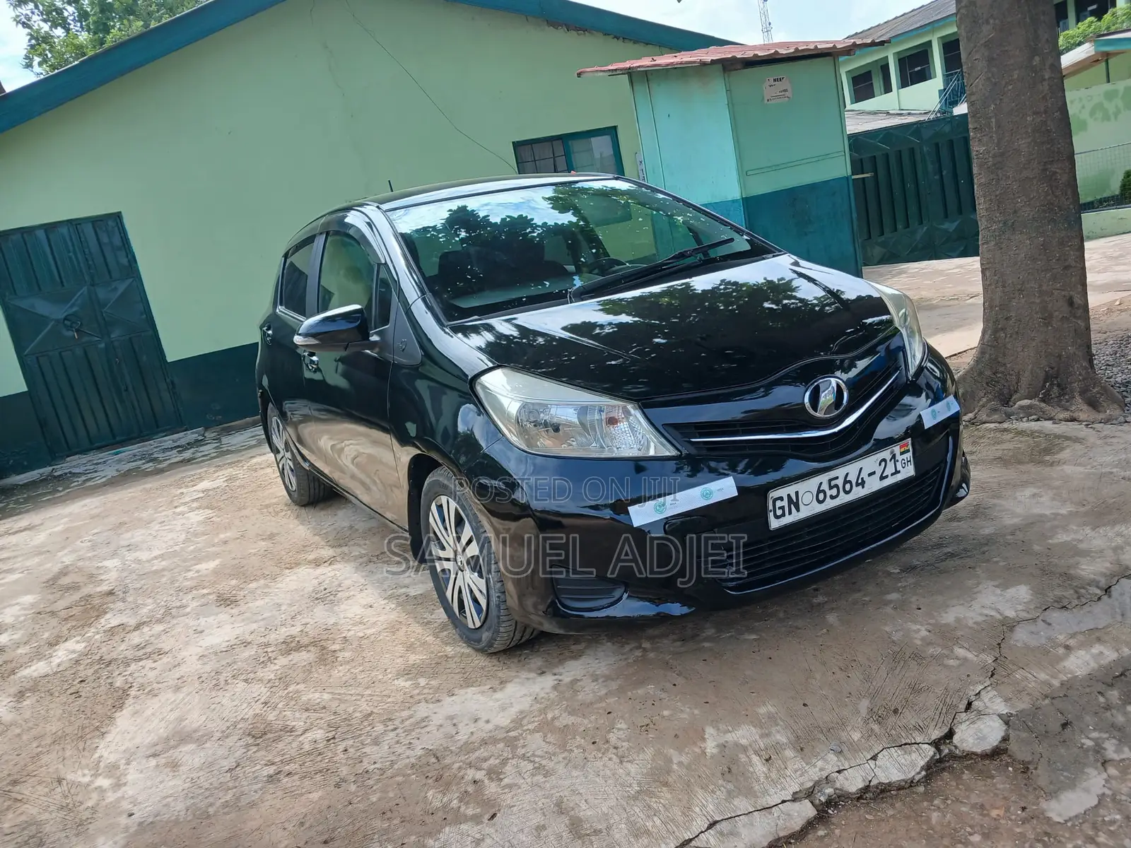 Toyota Vitz 2012 Black