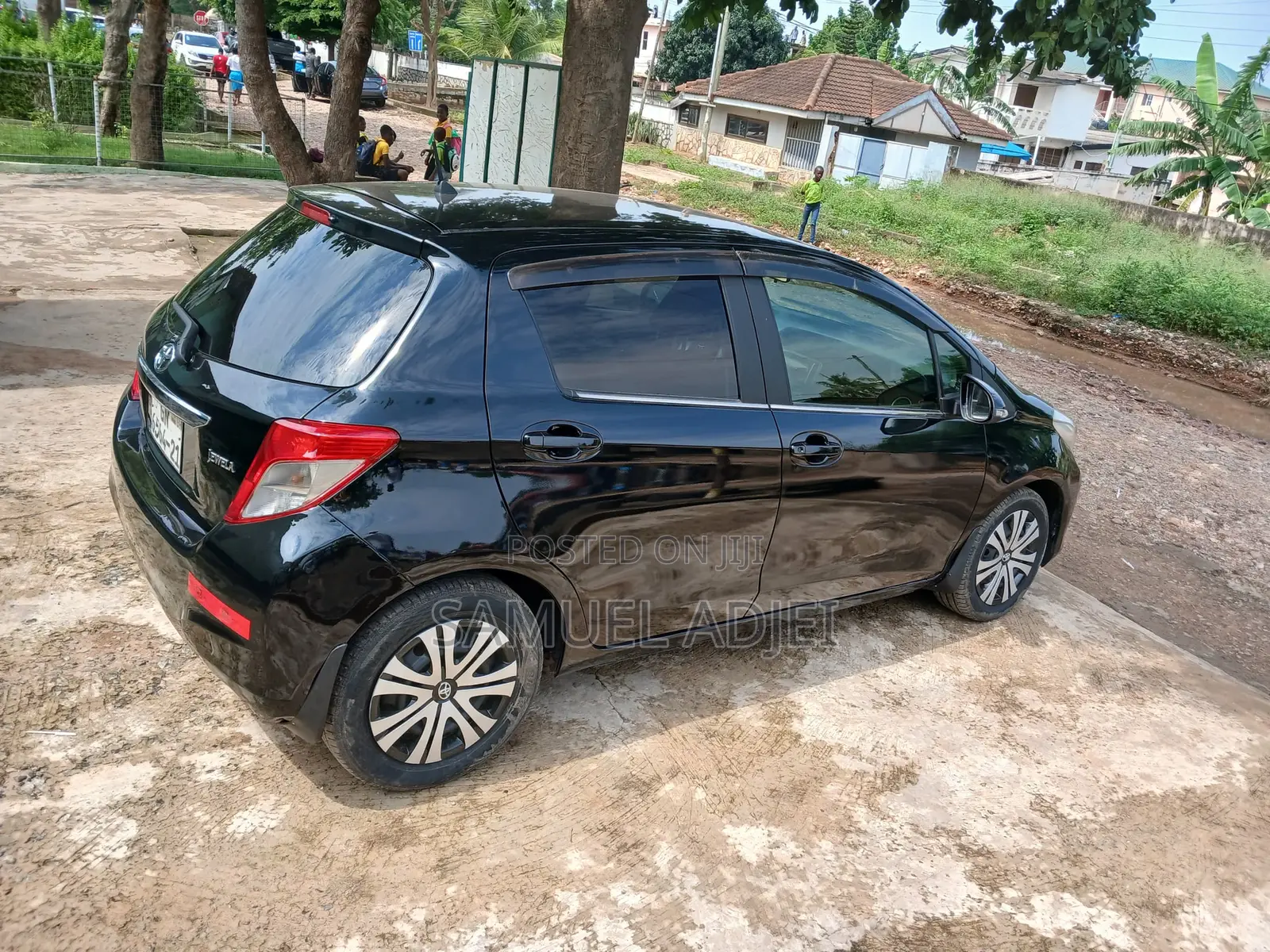 Toyota Vitz 2012 Black