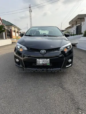 Toyota Corolla S 4dr Sedan (1.8L 4cyl CVT) 2016 Black