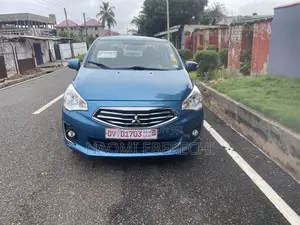 Mitsubishi Mirage SE 2017 Blue
