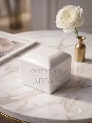 White Gloss Led Ring Case
