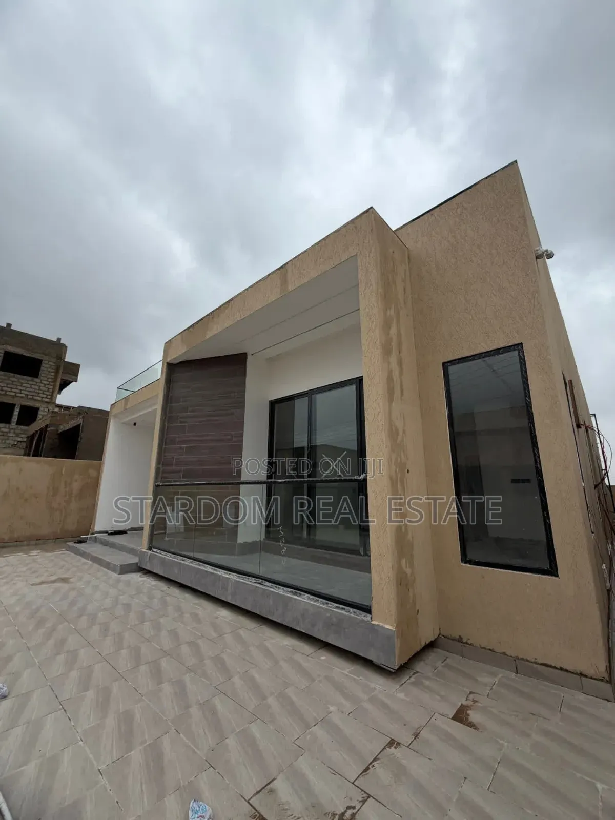 3bdrm Bungalow in Lakeside Estate for sale