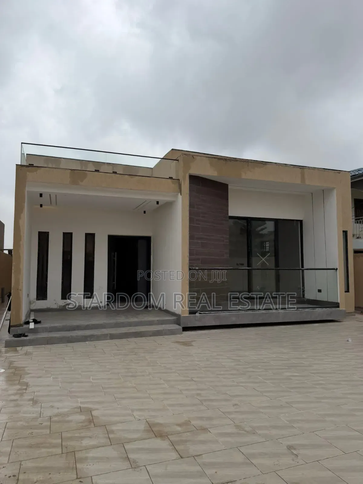3bdrm Bungalow in Lakeside Estate for sale