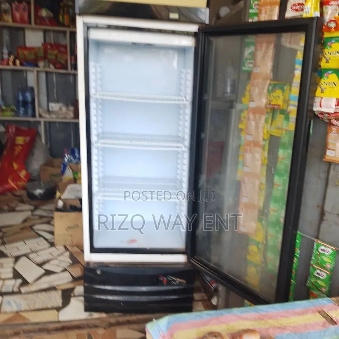 Showcase Fridge