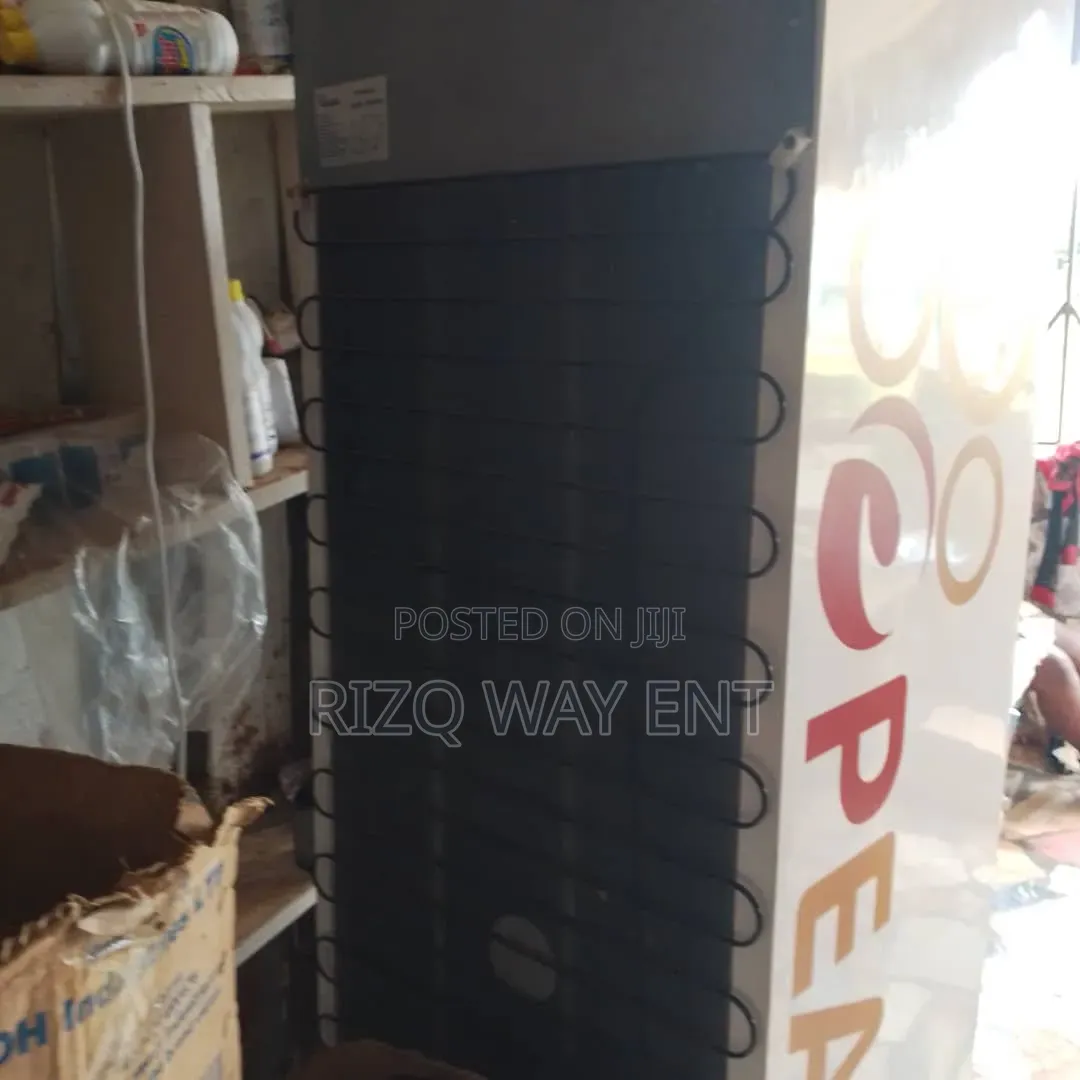Showcase Fridge