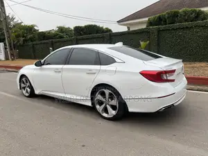 Honda Accord Touring 2018 White