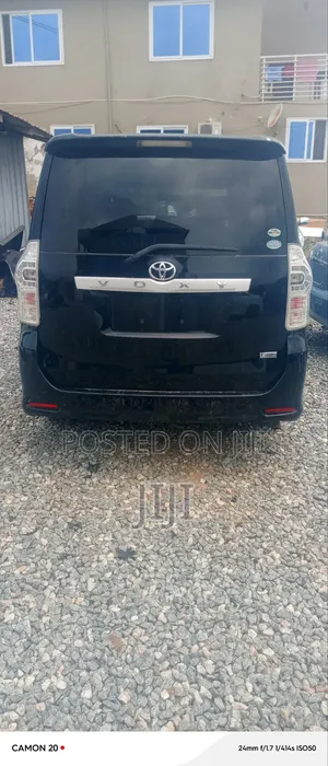 Toyota Voxy 2011 Black