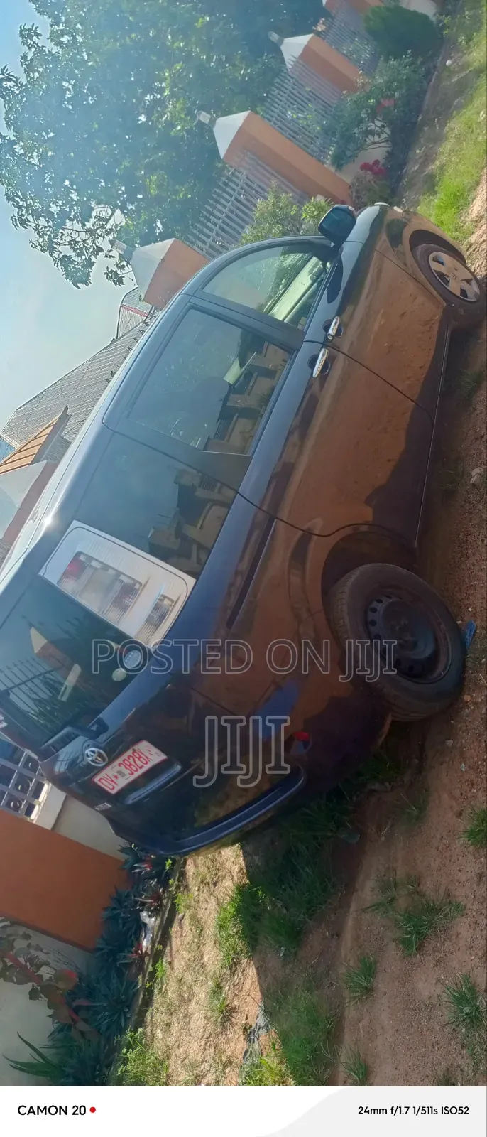 Toyota Sienta 2013 Maroon