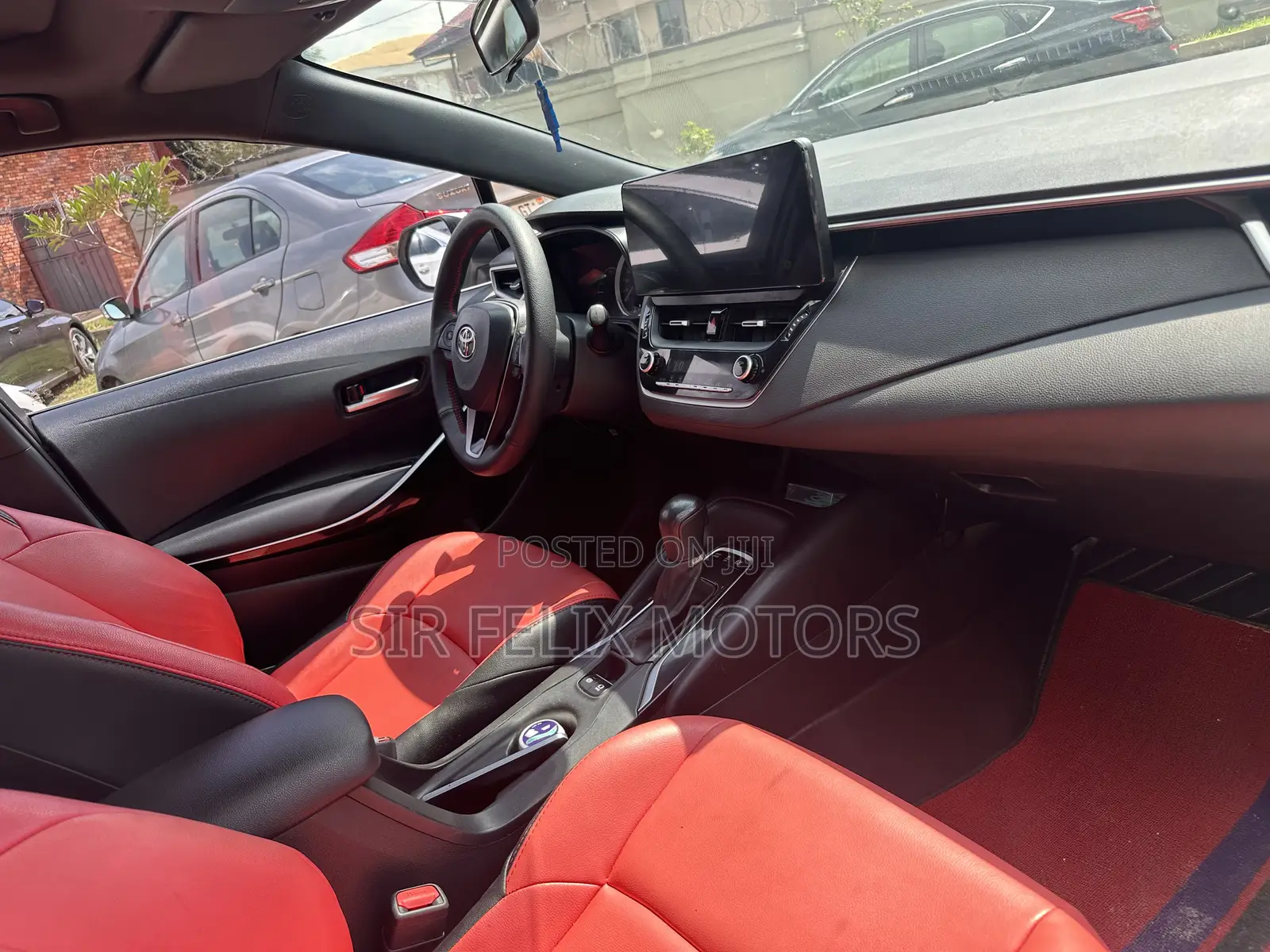 Toyota Corolla SE 2023 White